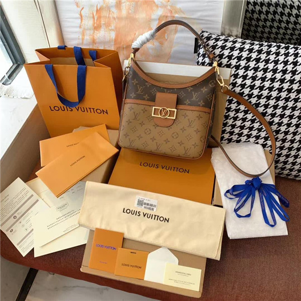 Louis vuitton hobo 2025 dauphine